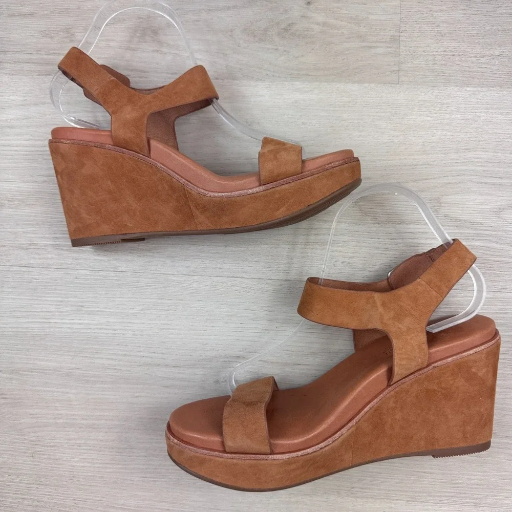 Gentle Souls by Kenneth Cole Platform Wedge Sandals Size 9.5 Brown